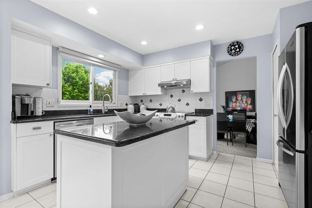 33801 York Ridge Street, Farmington Hills, MI 48331
