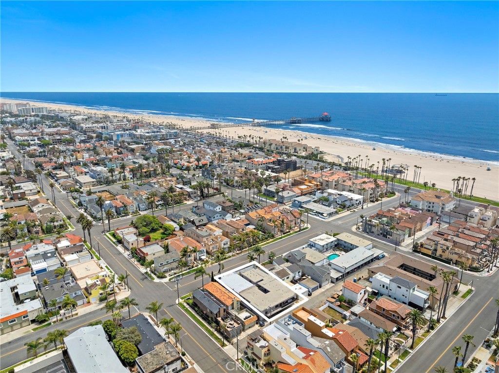 Image 18 of property listing at 221 10th Street, Huntington Beach, CA 92648