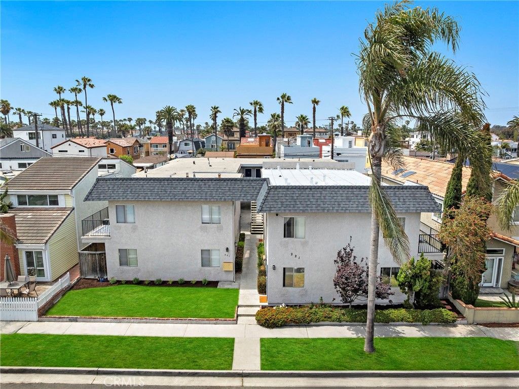 Image 2 of property listing at 221 10th Street, Huntington Beach, CA 92648