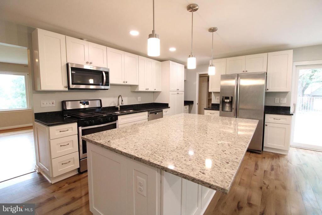 3817 CHANEL RD, Annandale, VA 22003