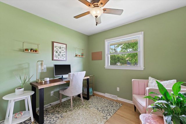 6920 W Armour AVENUE, Greenfield, WI 53220