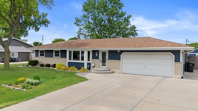 6920 W Armour AVENUE, Greenfield, WI 53220
