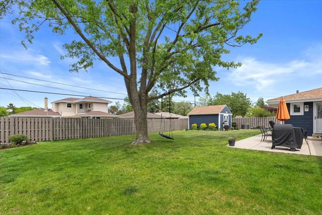6920 W Armour AVENUE, Greenfield, WI 53220