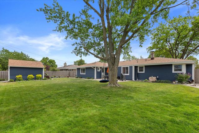 6920 W Armour AVENUE, Greenfield, WI 53220