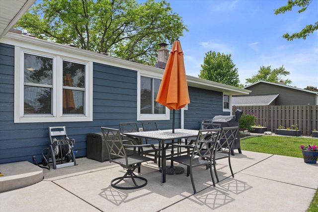 6920 W Armour AVENUE, Greenfield, WI 53220