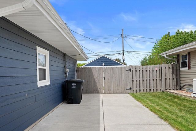 6920 W Armour AVENUE, Greenfield, WI 53220