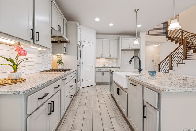 4002 Arena Blanca, San Antonio, TX 78261