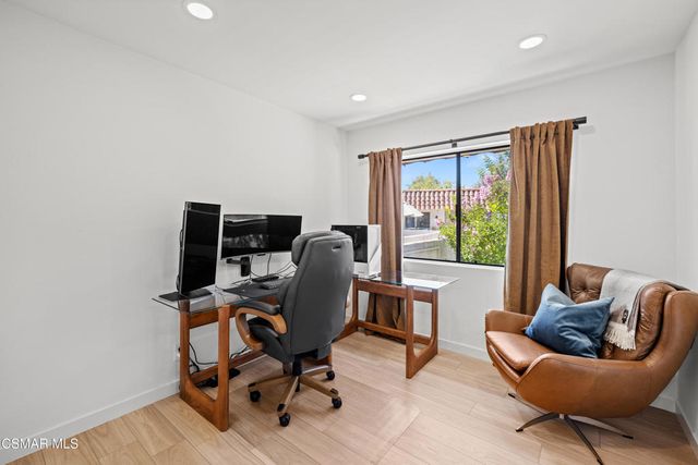 1284 Landsburn Circle, Westlake Village, CA 91361