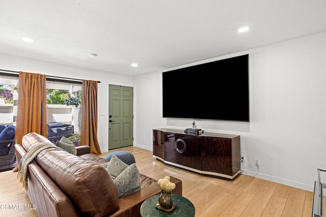 1284 Landsburn Circle, Westlake Village, CA 91361