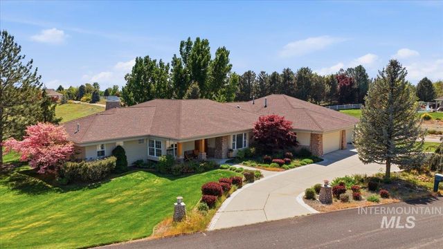 9547 W Golden View Dr, Star, ID 83669