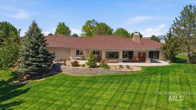 9547 W Golden View Dr, Star, ID 83669
