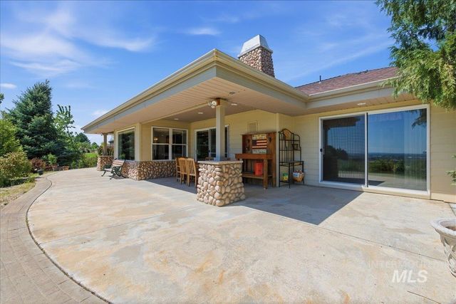9547 W Golden View Dr, Star, ID 83669