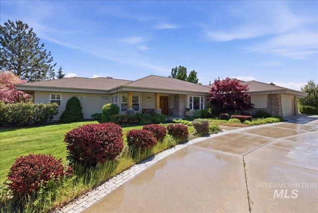 9547 W Golden View Dr, Star, ID 83669