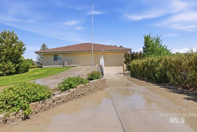 9547 W Golden View Dr, Star, ID 83669