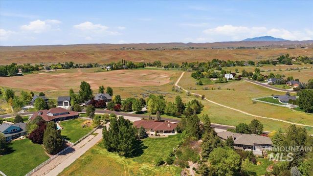 9547 W Golden View Dr, Star, ID 83669