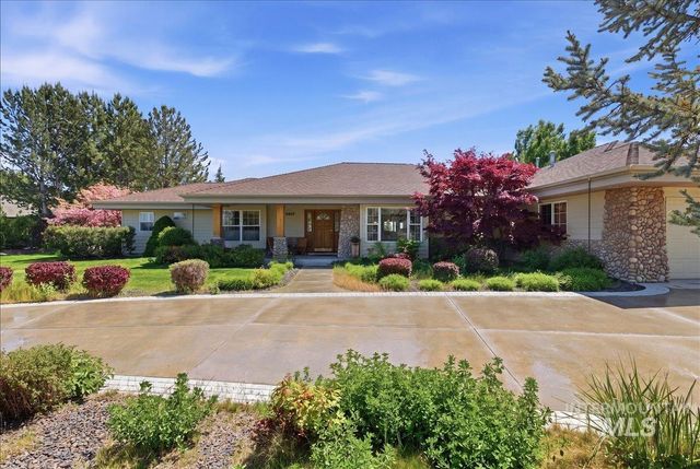 9547 W Golden View Dr, Star, ID 83669