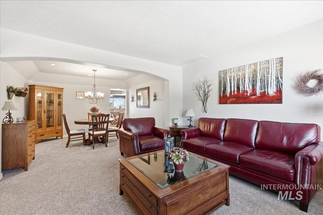 9547 W Golden View Dr, Star, ID 83669