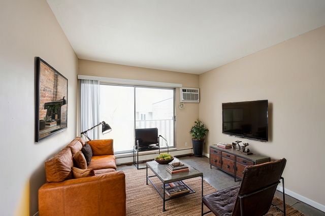 1601 N Innsbruck Drive 329, Fridley, MN 55432