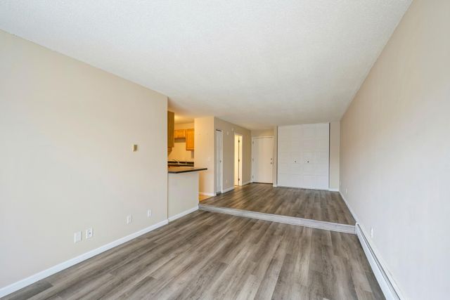 1601 N Innsbruck Drive 329, Fridley, MN 55432