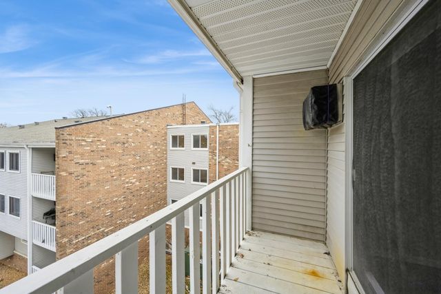 1601 N Innsbruck Drive 329, Fridley, MN 55432