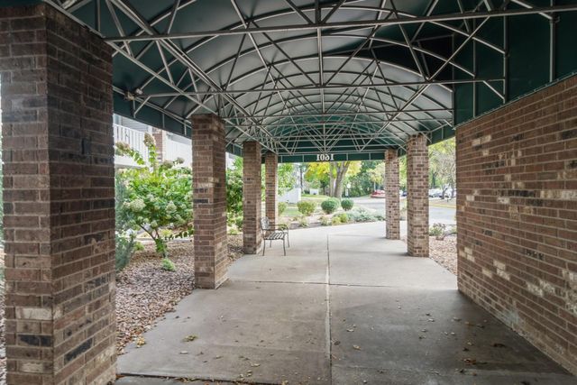 1601 N Innsbruck Drive 329, Fridley, MN 55432