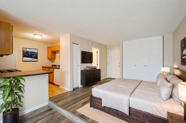 1601 N Innsbruck Drive 329, Fridley, MN 55432