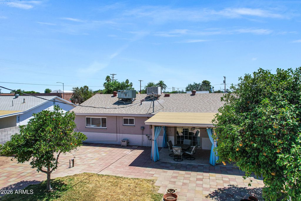 Image 30 of property listing at 7538 E KIMSEY Lane, Scottsdale, AZ 85257