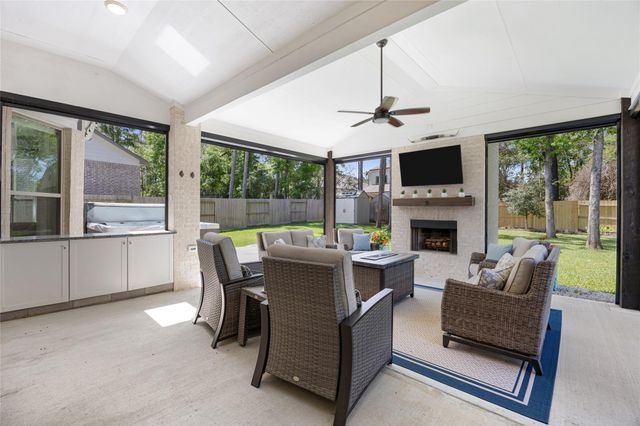 245 Scarlet Maple Way, Willis, TX 77318