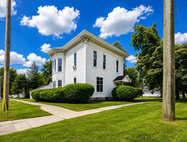 214 N Gremps Street, Paw Paw, MI 49079