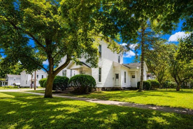 214 N Gremps Street, Paw Paw, MI 49079