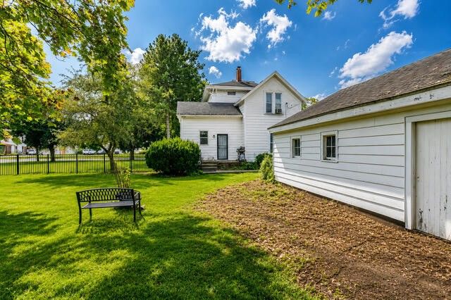 214 N Gremps Street, Paw Paw, MI 49079