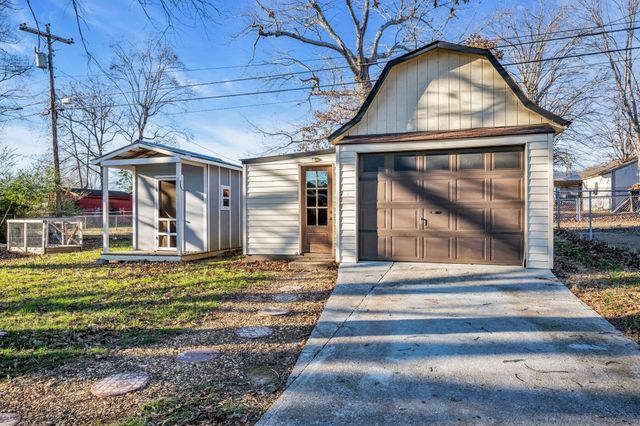 555 Ashe Ave, New Johnsonville, TN 37134