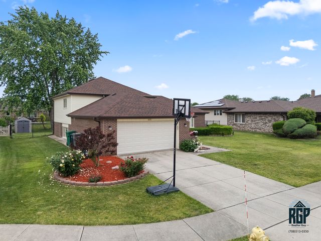 8825 Abbey Lane, Orland Park, IL 60462