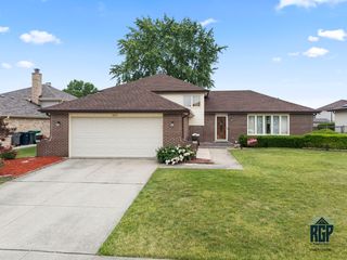 8825 Abbey Lane, Orland Park, IL 60462