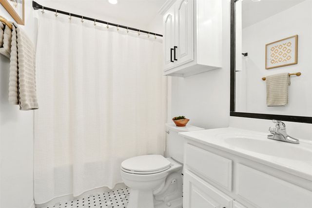 26327 E 112th Court S, Coweta, OK 74429