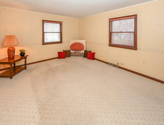 249 S Arlington Heights Road, Elk Grove Village, IL 60007