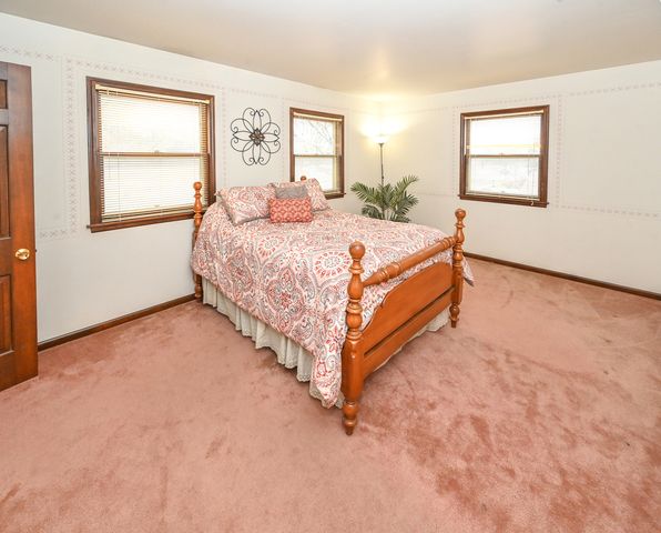 249 S Arlington Heights Road, Elk Grove Village, IL 60007