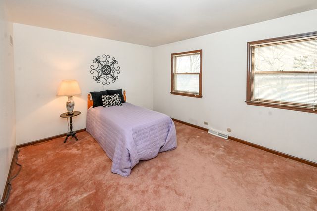 249 S Arlington Heights Road, Elk Grove Village, IL 60007