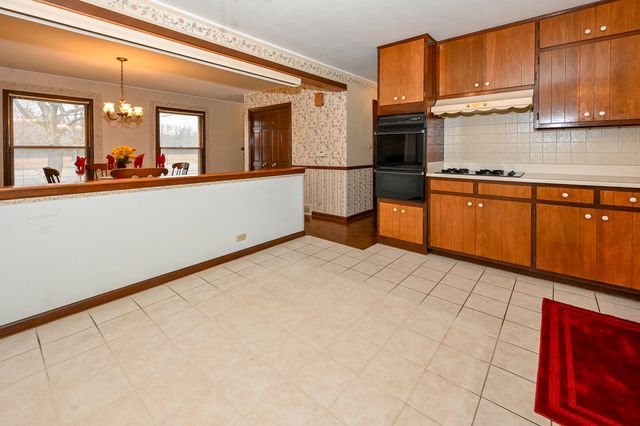 249 S Arlington Heights Road, Elk Grove Village, IL 60007