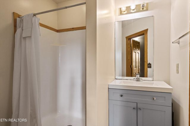 1613 Misty Hollow Way, Gatlinburg, TN 37738