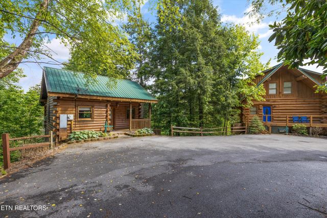 1613 Misty Hollow Way, Gatlinburg, TN 37738