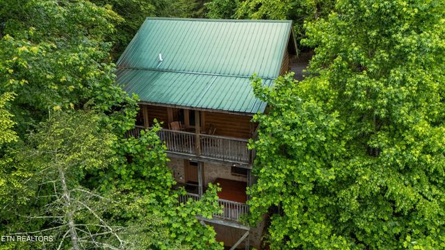 1613 Misty Hollow Way, Gatlinburg, TN 37738