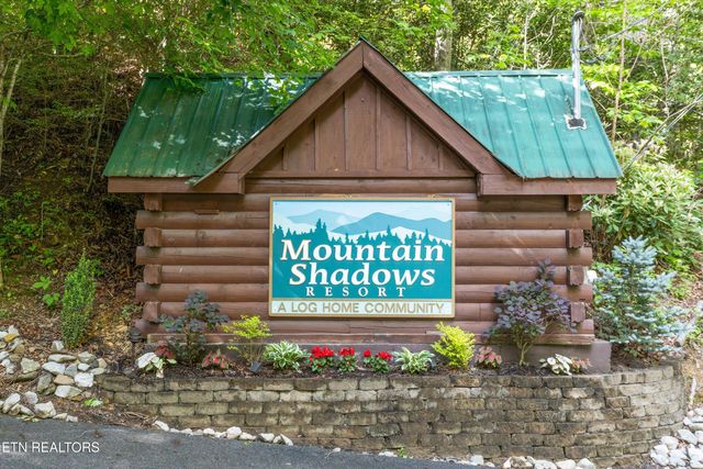 1613 Misty Hollow Way, Gatlinburg, TN 37738