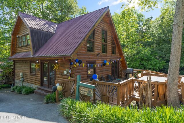 1613 Misty Hollow Way, Gatlinburg, TN 37738