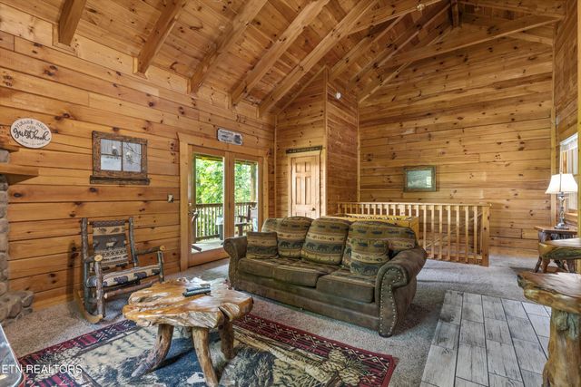 1613 Misty Hollow Way, Gatlinburg, TN 37738