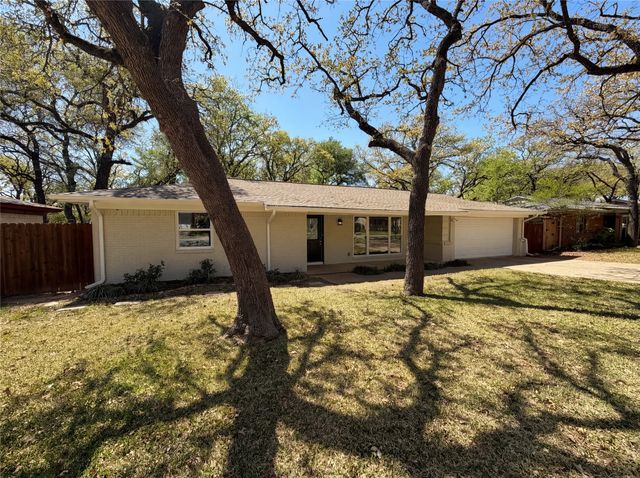 721 Briarwood Lane, Hurst, TX 76053