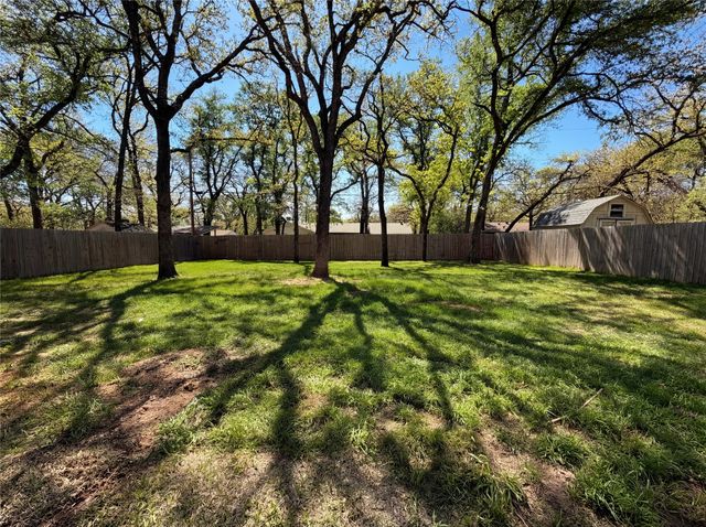 721 Briarwood Lane, Hurst, TX 76053