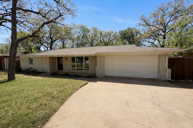 721 Briarwood Lane, Hurst, TX 76053