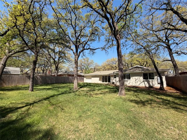 721 Briarwood Lane, Hurst, TX 76053