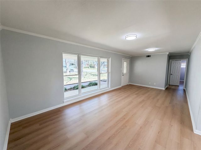 721 Briarwood Lane, Hurst, TX 76053